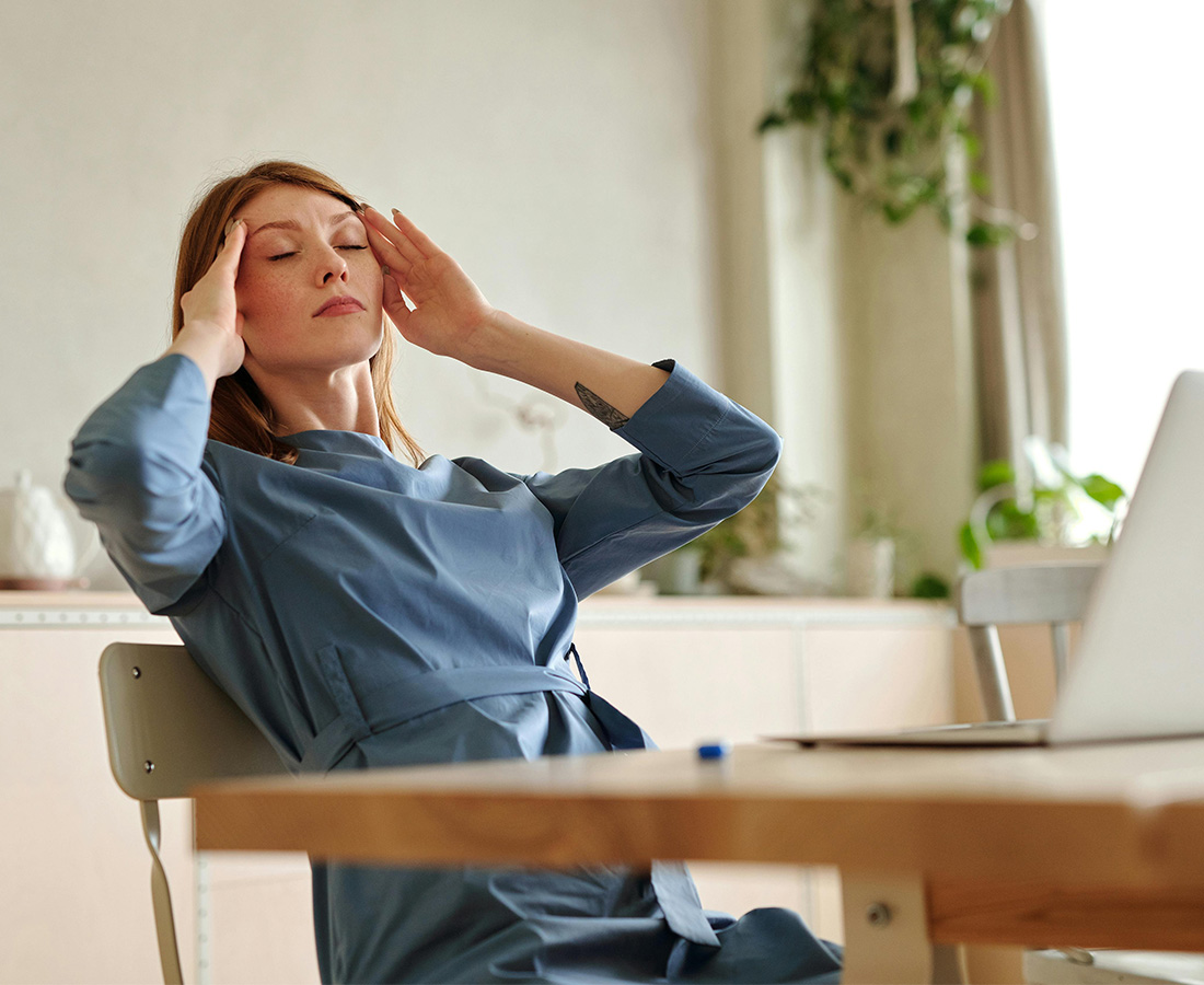 Massage bei Kopfschmerzen und Migräne: Natürliche Linderung für zu Hause